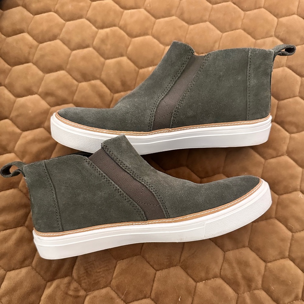 Toms Bryce Suede Slip-On Sneakers with White Sole